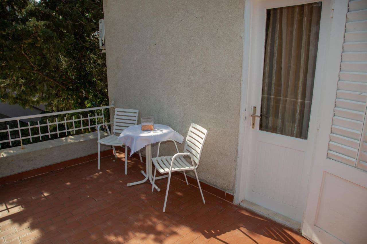 Rooms Magnolia With Pool Novalja Exterior foto