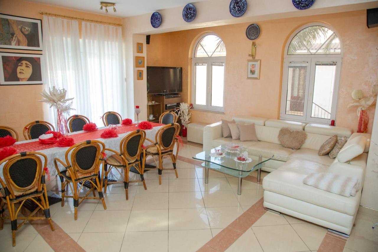 Rooms Magnolia With Pool Novalja Exterior foto